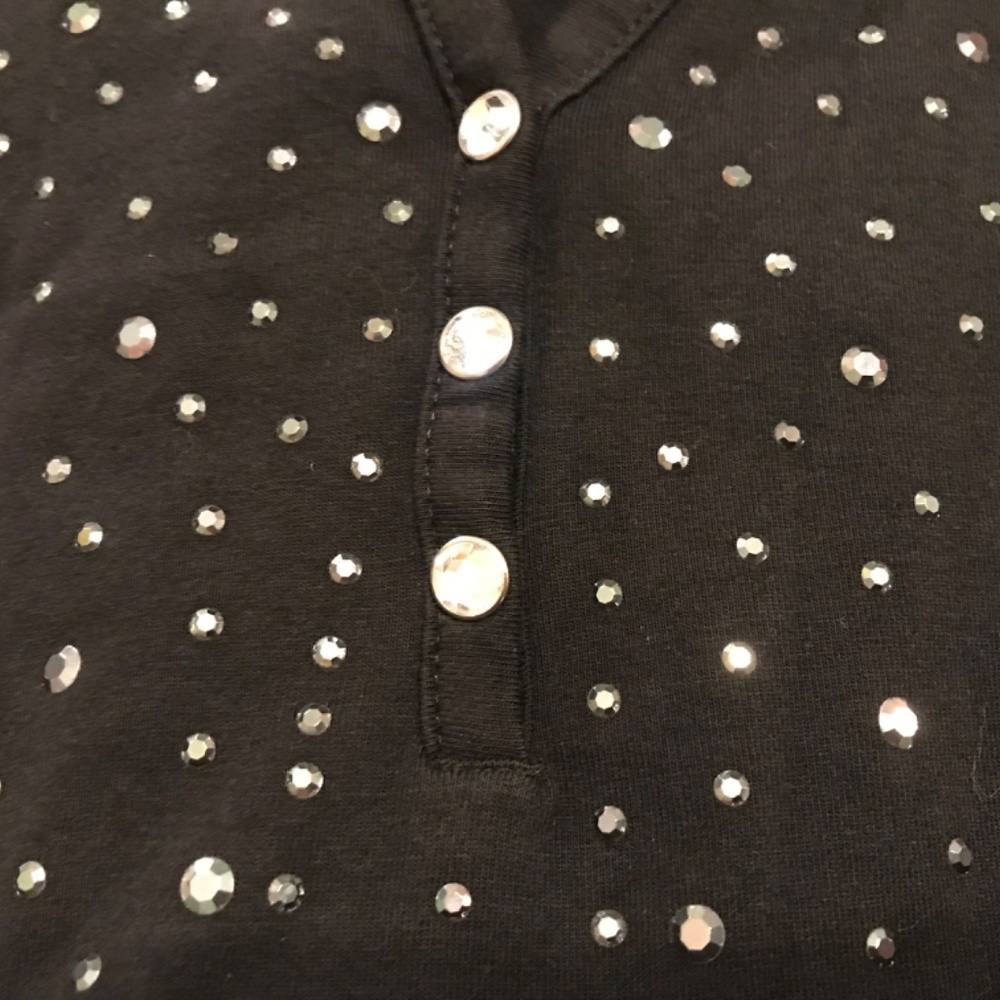 QF black 3/4 sleeve v-neck tunic embellished with rhinestones (2X) - Picture 6 of 8
